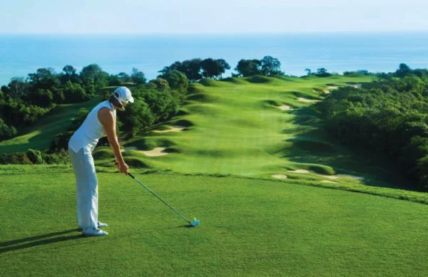 Golfing (Cinnamon Hill/White Witch) - Montego bay